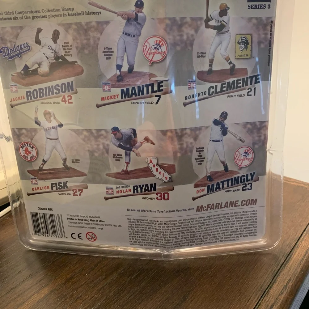 Unopened 2006 Carlton Fisk from the McFarlane Cooperstown Collection series 3. - Picture 5 of 9